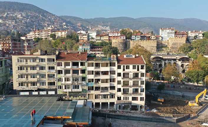 Tarihin önündeki engeller kalkıyor